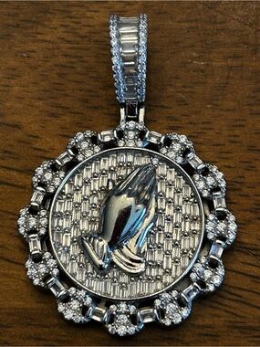 Stunning 925 Sterling Silver Moissanite Praying Hands Pendant Religious Charm